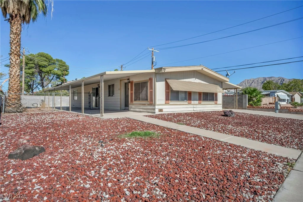 97 Sir George, Las Vegas, NV 89110
