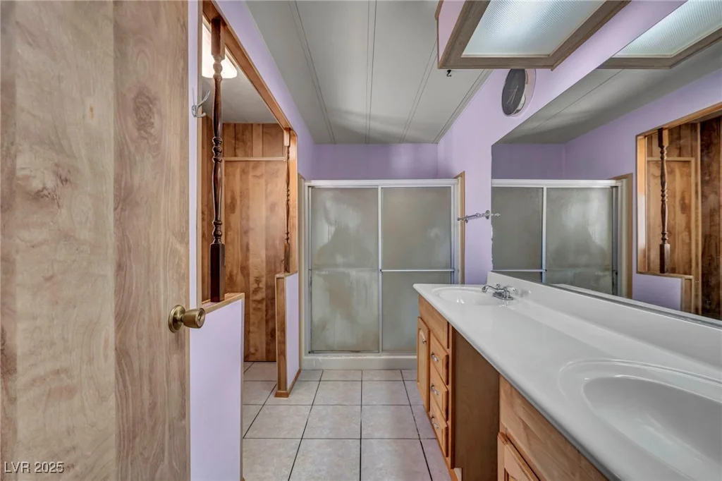 97 Sir George, Las Vegas, NV 89110