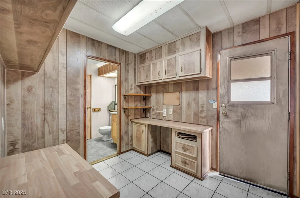 97 Sir George, Las Vegas, NV 89110