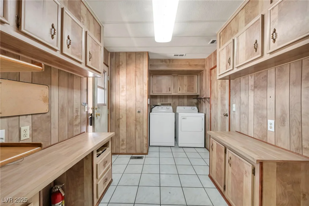 97 Sir George, Las Vegas, NV 89110