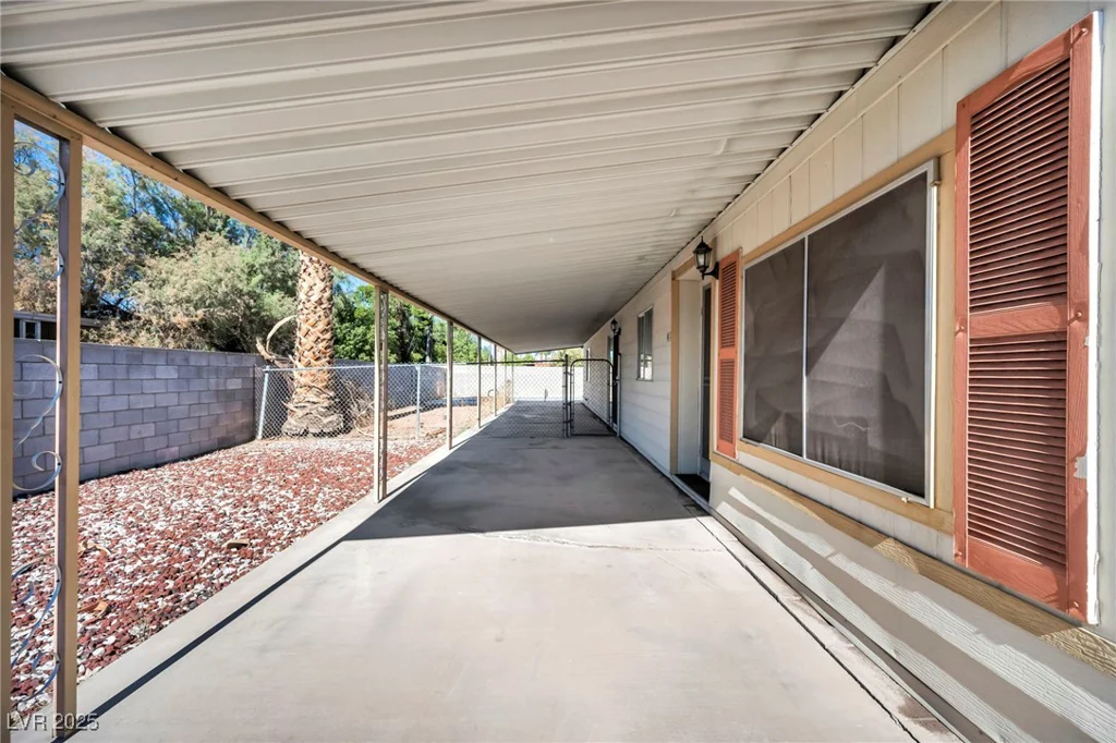 97 Sir George, Las Vegas, NV 89110