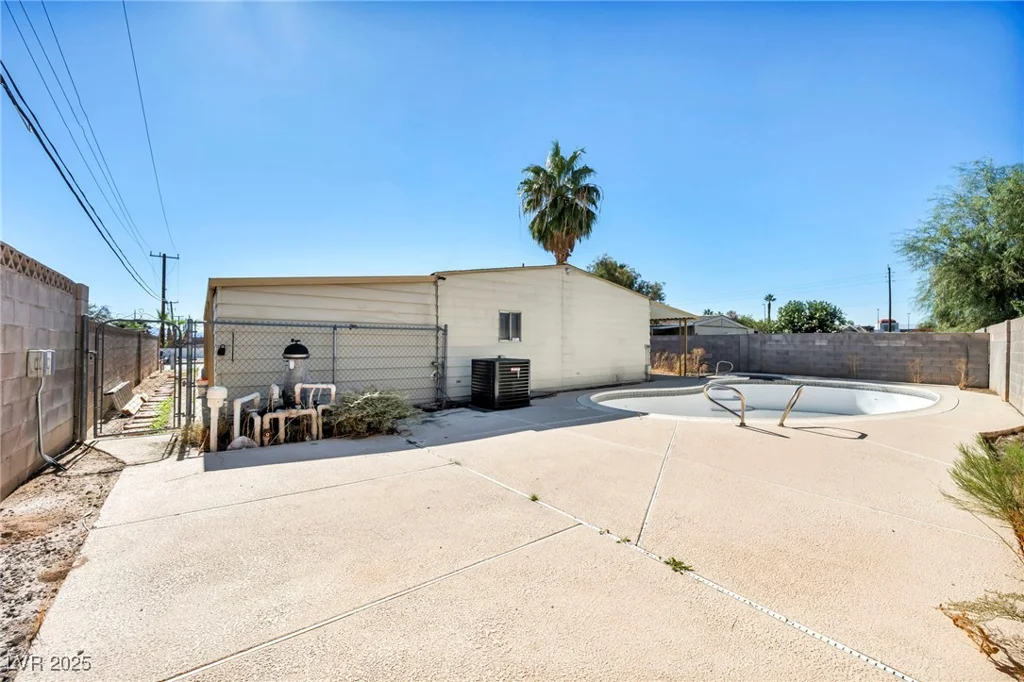 97 Sir George, Las Vegas, NV 89110