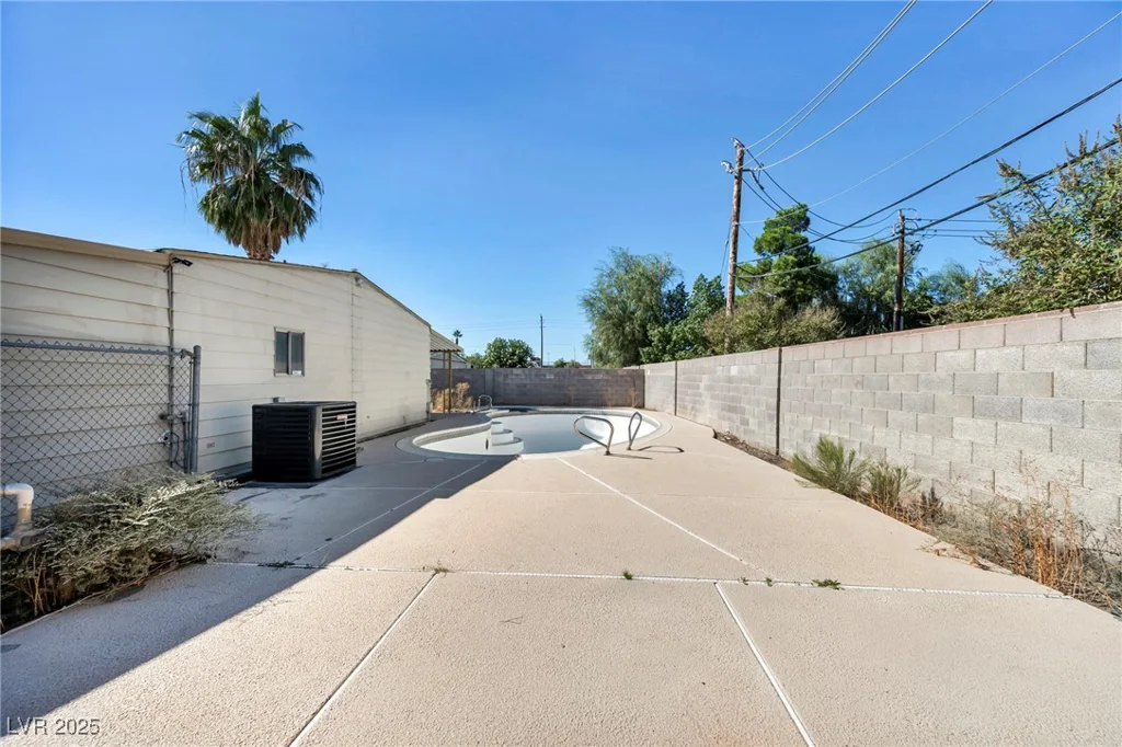 97 Sir George, Las Vegas, NV 89110