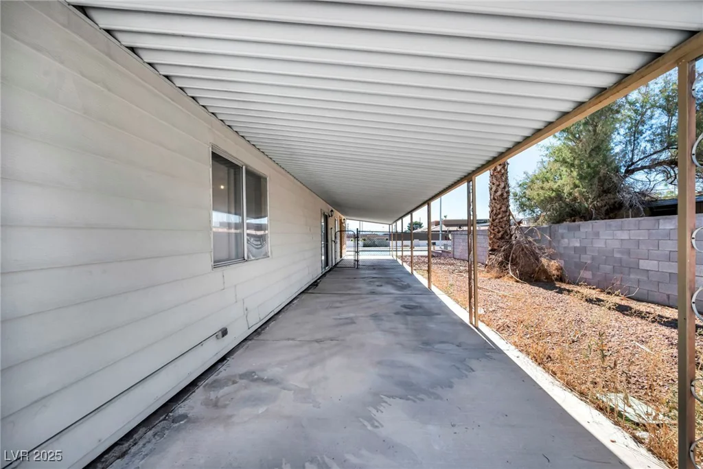 97 Sir George, Las Vegas, NV 89110