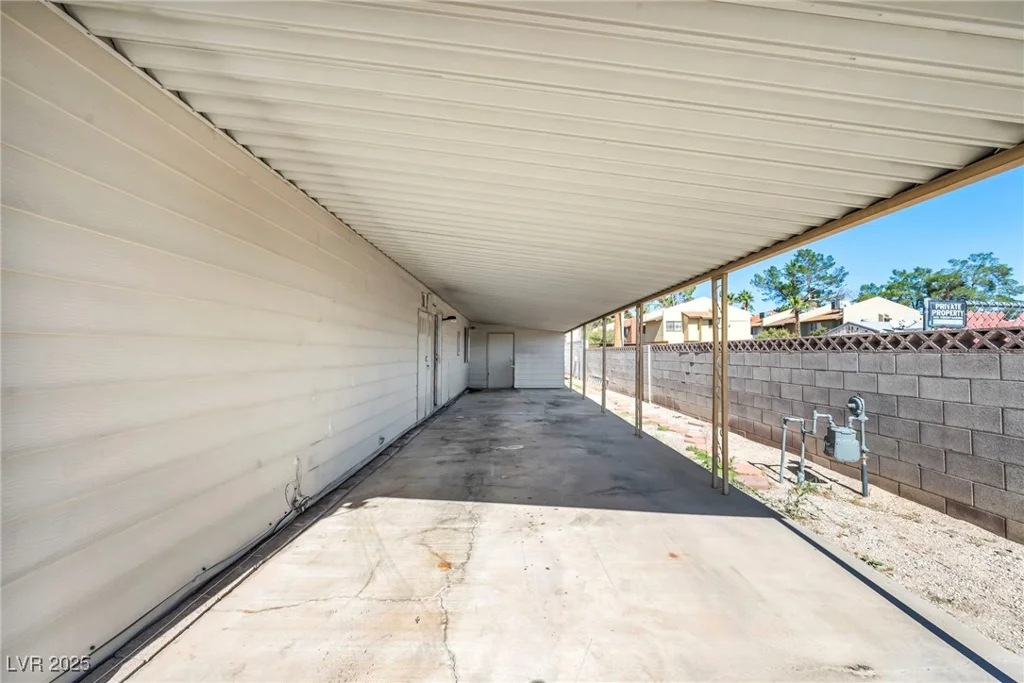 97 Sir George, Las Vegas, NV 89110