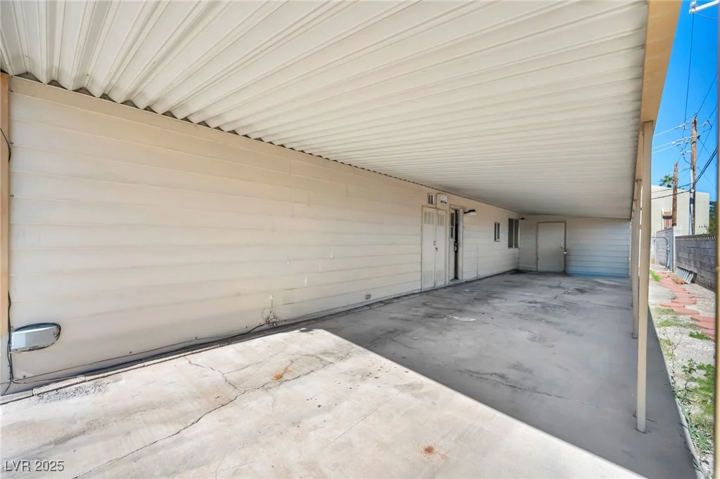 97 Sir George, Las Vegas, NV 89110