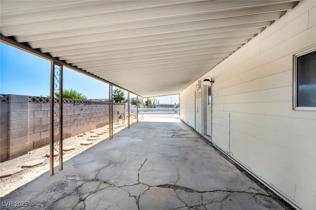 97 Sir George, Las Vegas, NV 89110