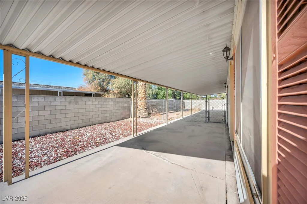 97 Sir George, Las Vegas, NV 89110