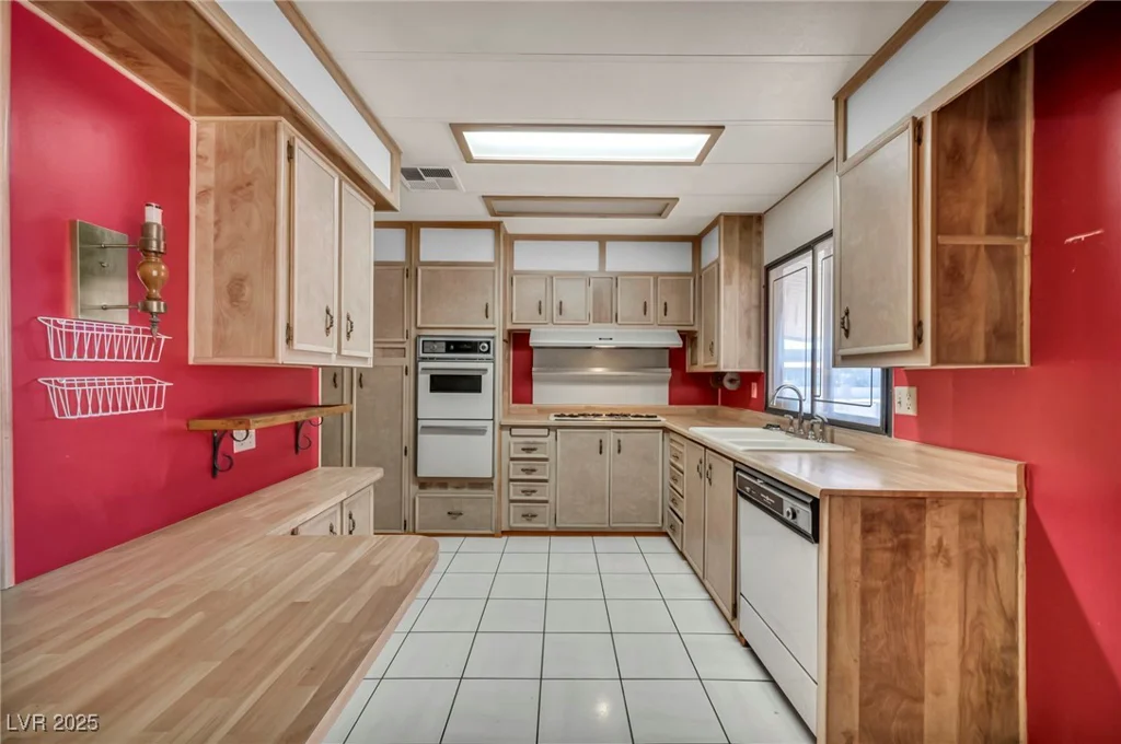 97 Sir George, Las Vegas, NV 89110