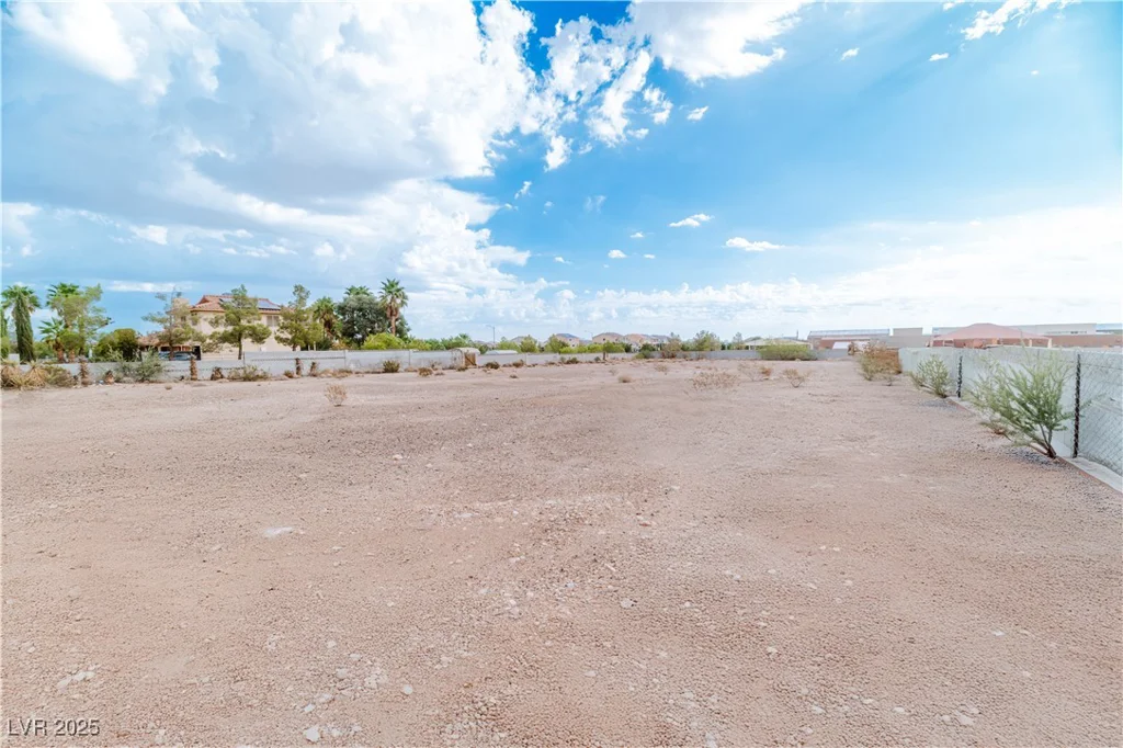 Redwood St, Las Vegas, NV 89139
