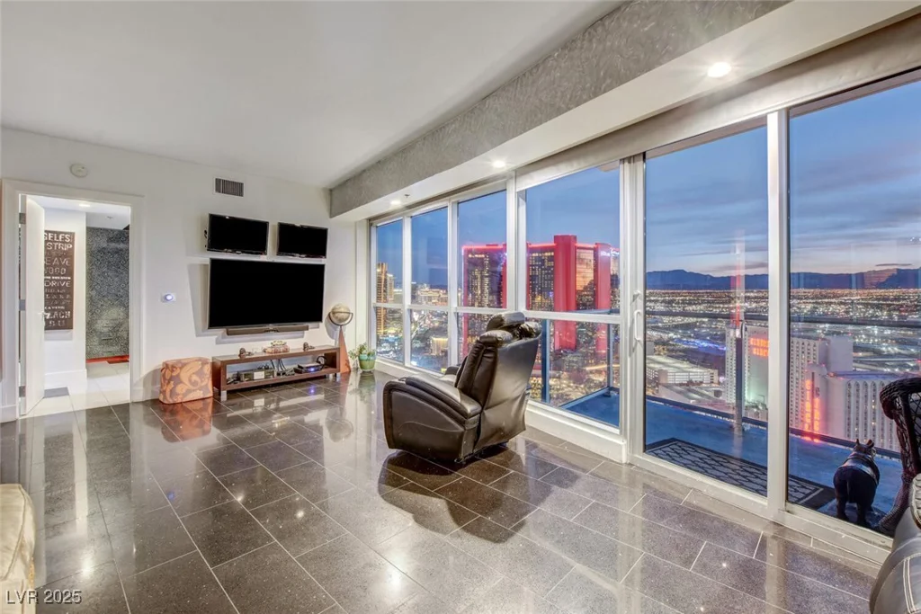 2700 Las Vegas, Las Vegas, NV 89109