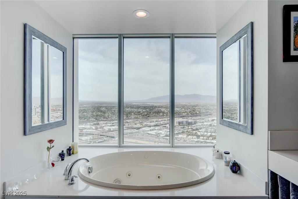 2700 Las Vegas, Las Vegas, NV 89109