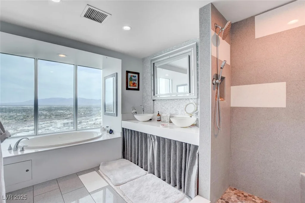 2700 Las Vegas, Las Vegas, NV 89109