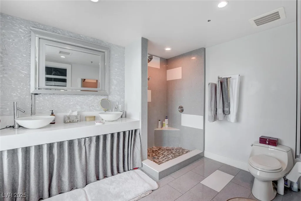 2700 Las Vegas, Las Vegas, NV 89109