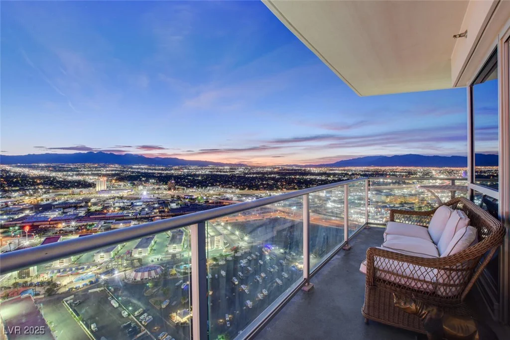 2700 Las Vegas, Las Vegas, NV 89109