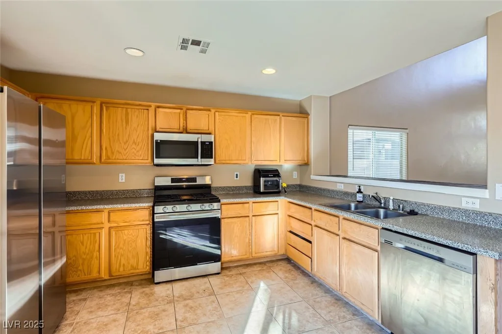 1342 Louisiana Lakes, Las Vegas, NV 89183