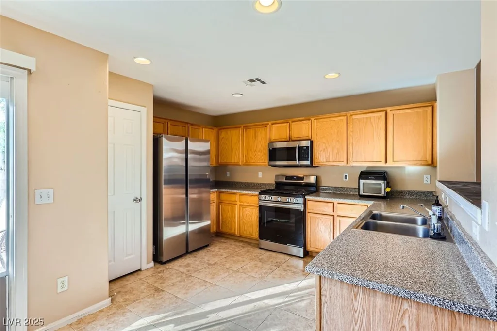 1342 Louisiana Lakes, Las Vegas, NV 89183