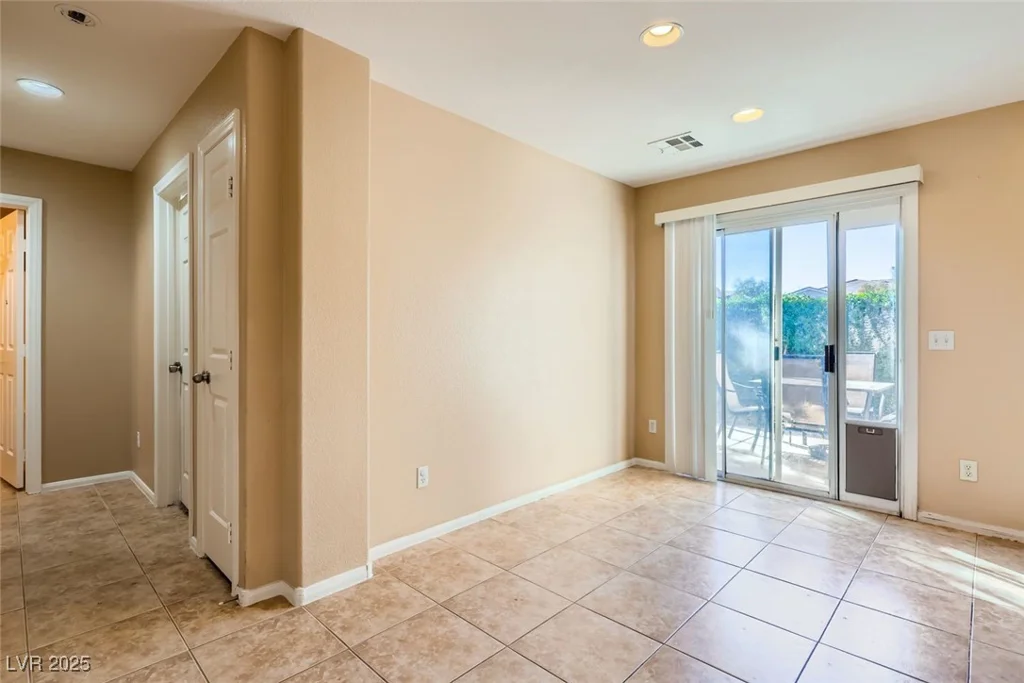 1342 Louisiana Lakes, Las Vegas, NV 89183