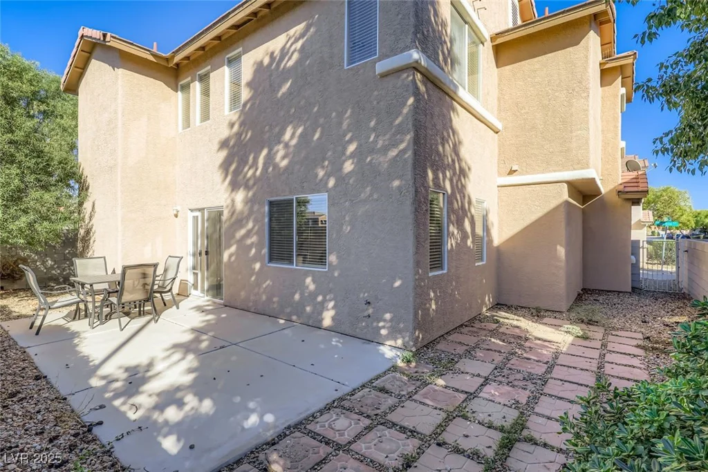 1342 Louisiana Lakes, Las Vegas, NV 89183