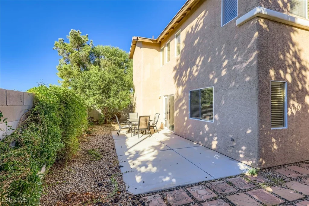 1342 Louisiana Lakes, Las Vegas, NV 89183