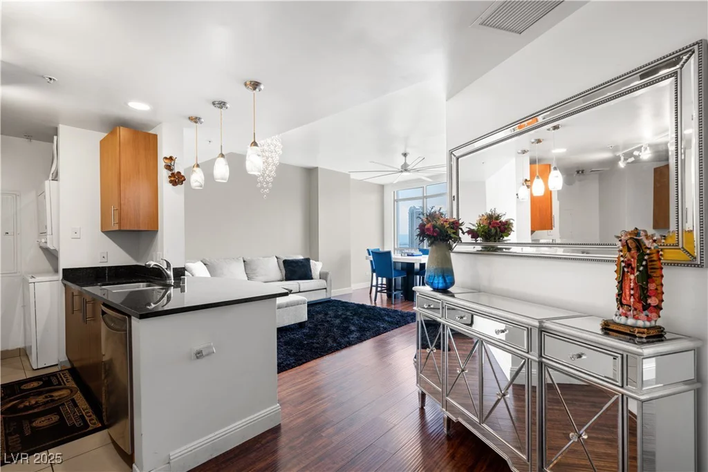200 Sahara, Las Vegas, NV 89102