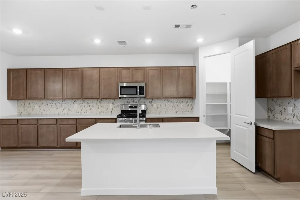 94 Tardando, Henderson, NV 89015