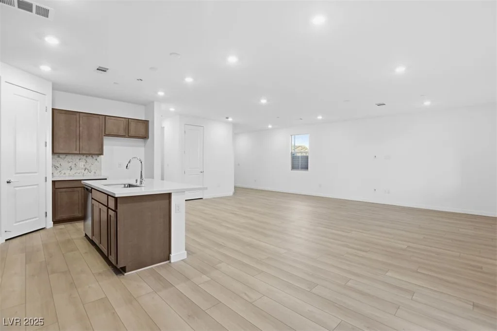 94 Tardando, Henderson, NV 89015