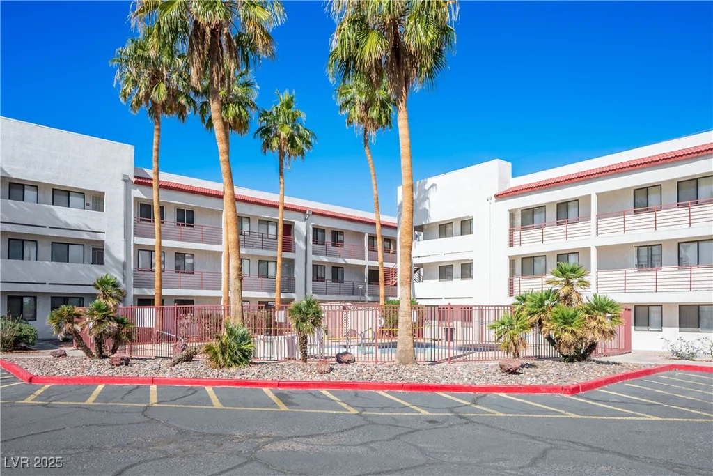1381 University, Las Vegas, NV 89119