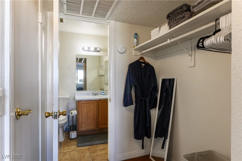 1381 University, Las Vegas, NV 89119