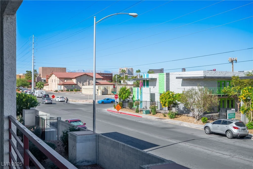 1381 University, Las Vegas, NV 89119