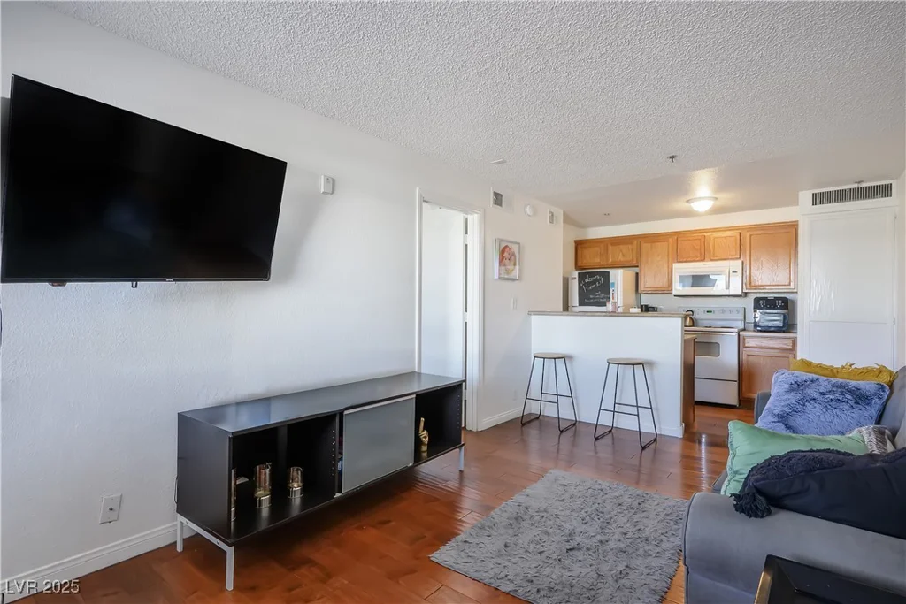 1381 University, Las Vegas, NV 89119