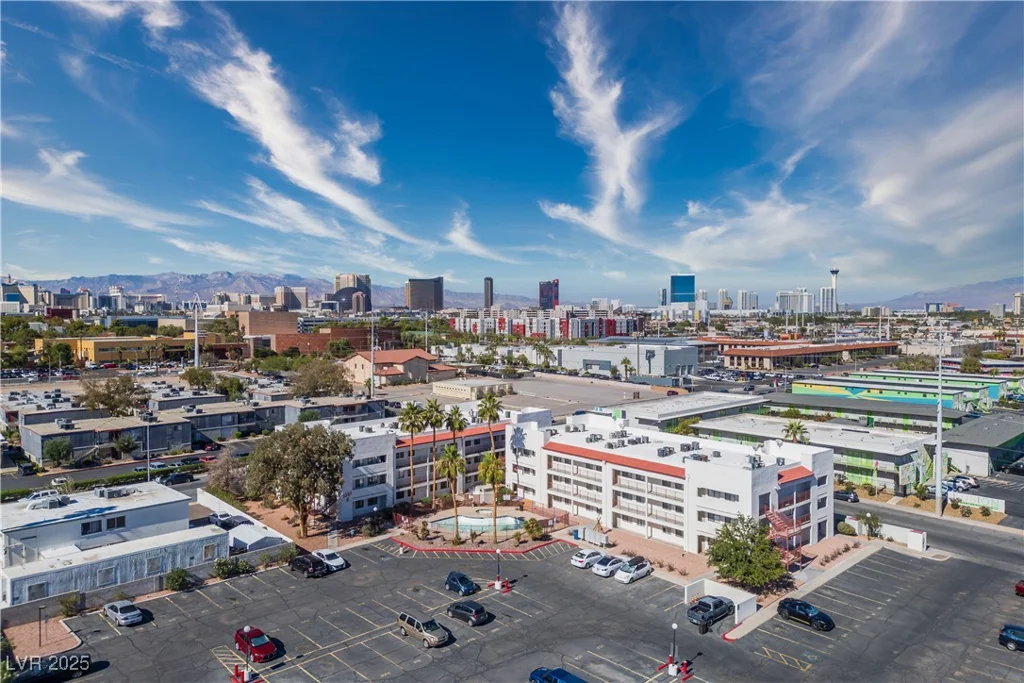 1381 University, Las Vegas, NV 89119