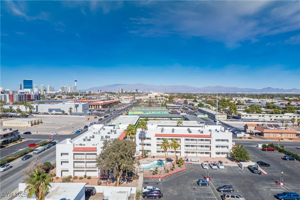 1381 University, Las Vegas, NV 89119
