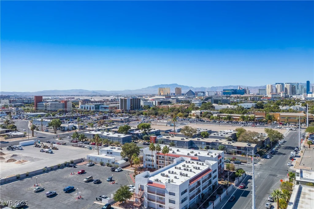 1381 University, Las Vegas, NV 89119