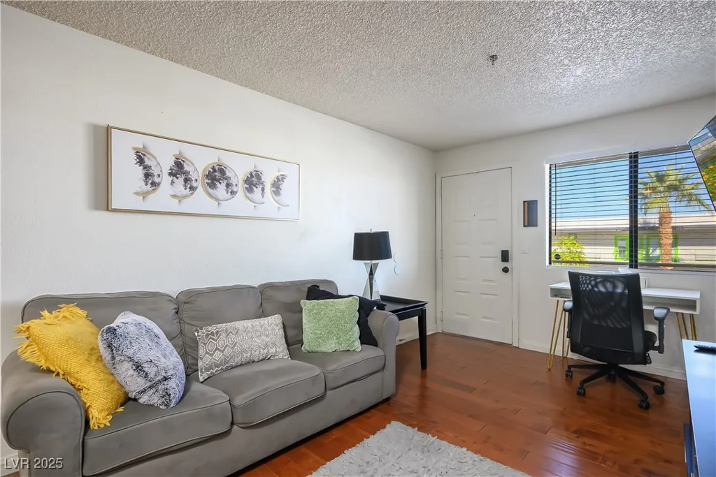 1381 University, Las Vegas, NV 89119