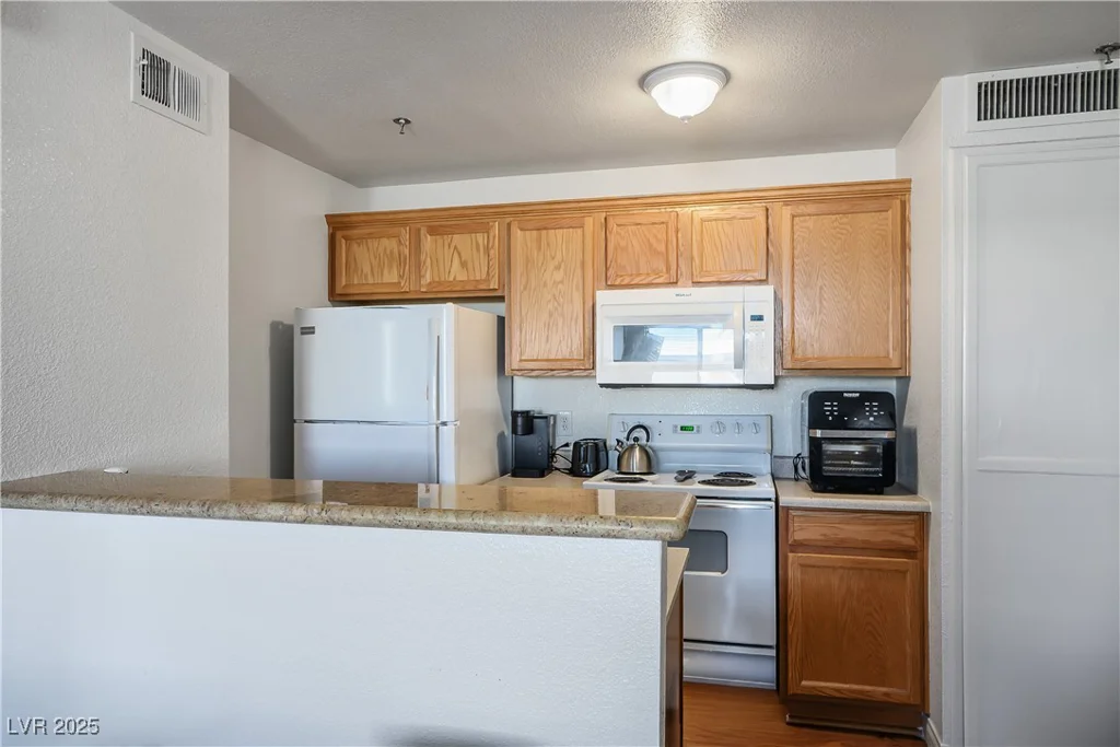 1381 University, Las Vegas, NV 89119