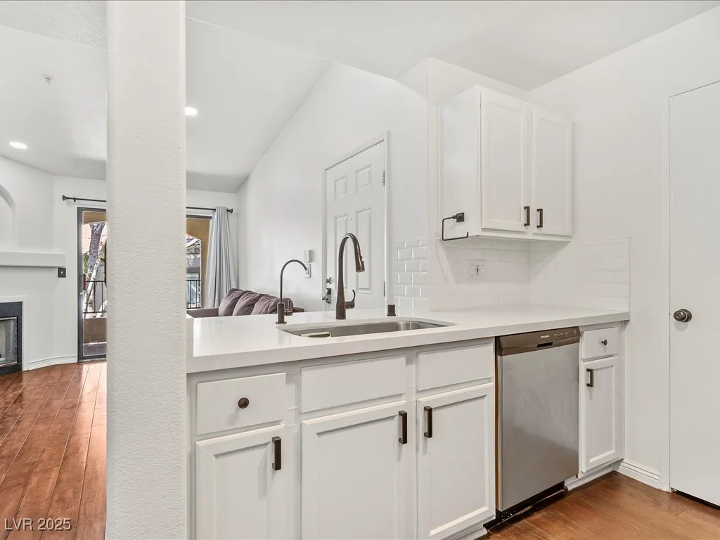 950 Seven Hills, Henderson, NV 89052