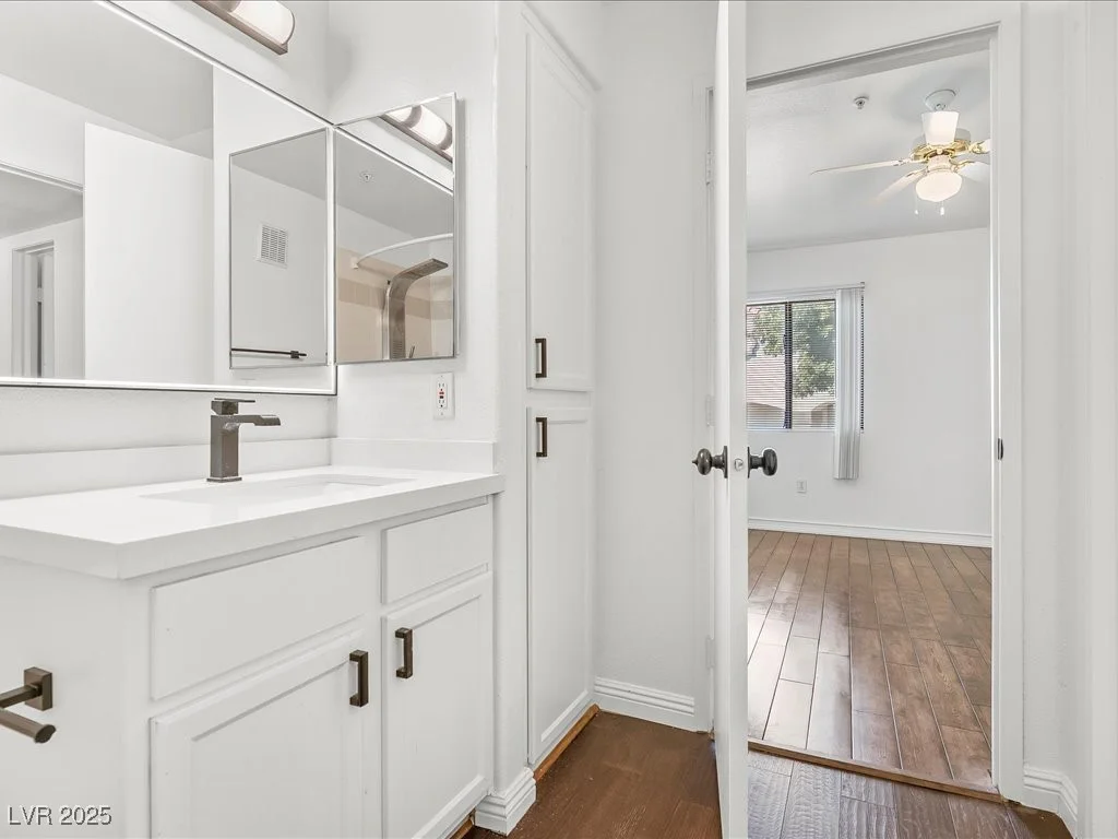 950 Seven Hills, Henderson, NV 89052