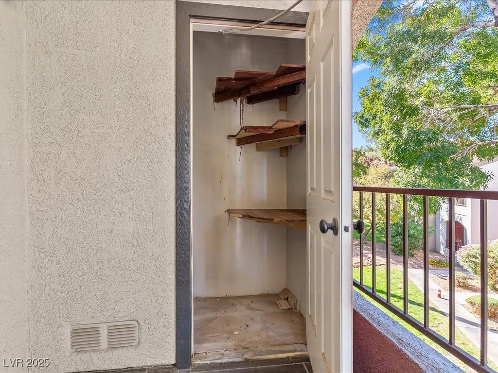 950 Seven Hills, Henderson, NV 89052
