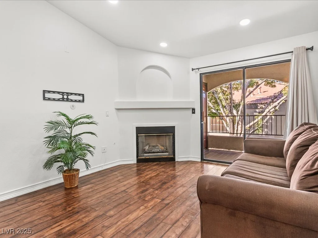 950 Seven Hills, Henderson, NV 89052