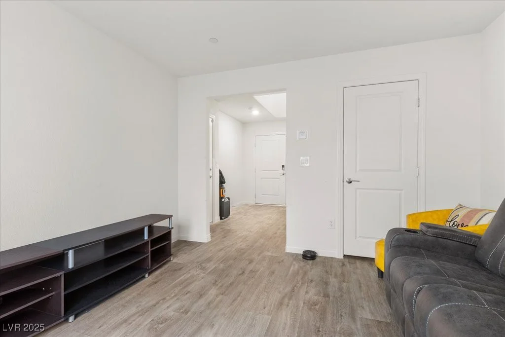 6855 Evening Orchid, North Las Vegas, NV 89086