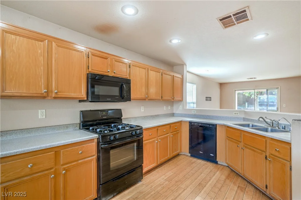 4105 Hollis, North Las Vegas, NV 89032