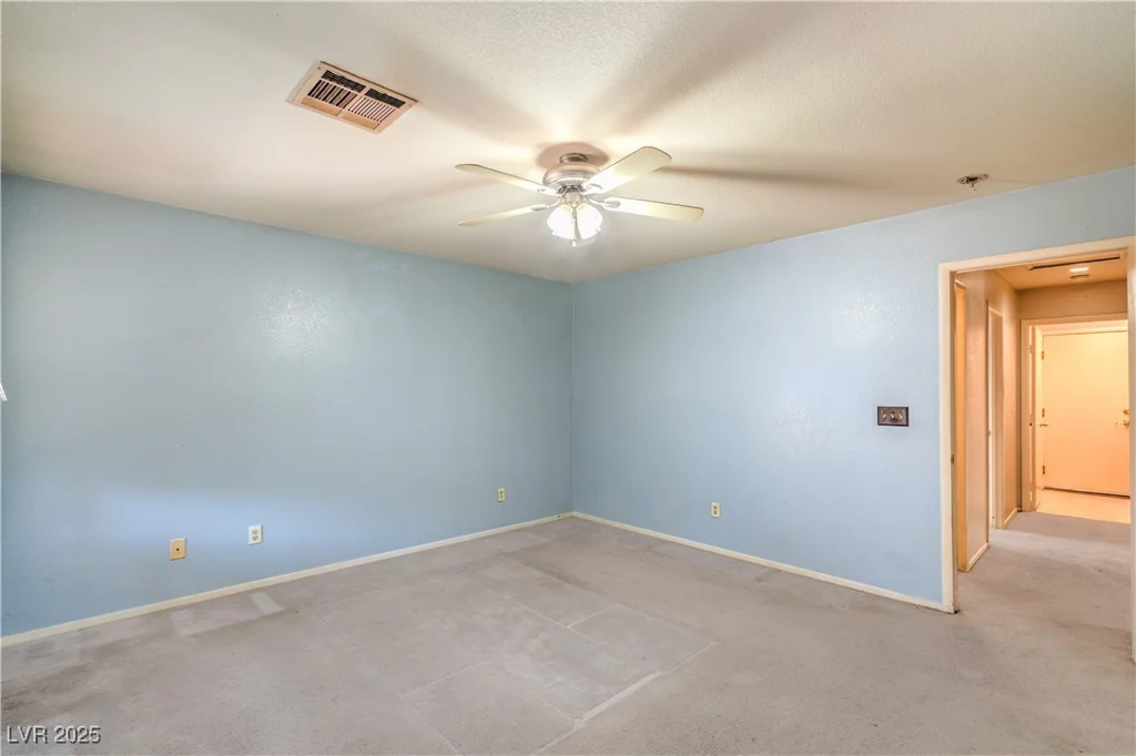 4105 Hollis, North Las Vegas, NV 89032