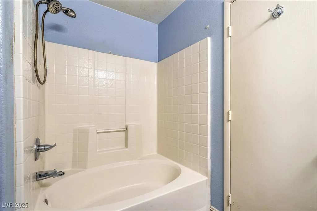4105 Hollis, North Las Vegas, NV 89032