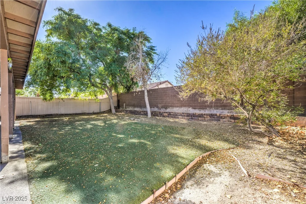 4105 Hollis, North Las Vegas, NV 89032