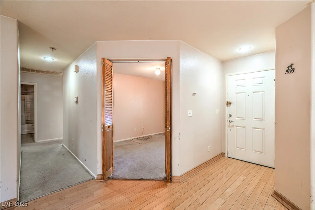 4105 Hollis, North Las Vegas, NV 89032