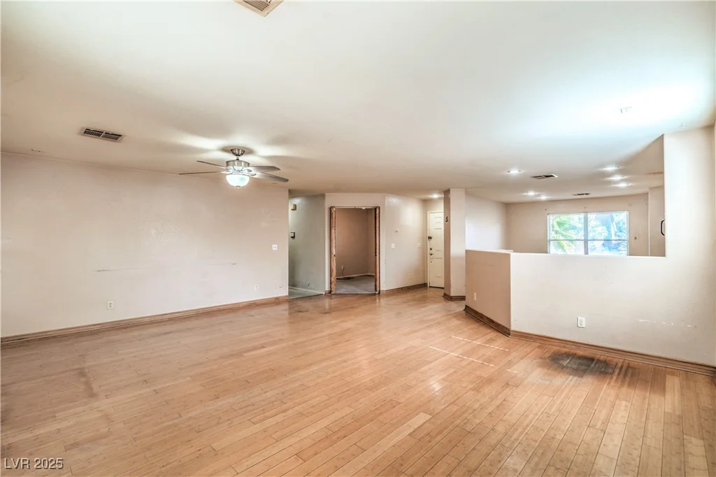 4105 Hollis, North Las Vegas, NV 89032