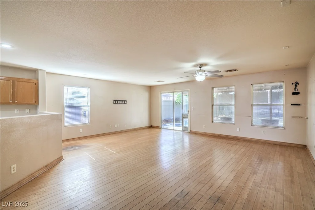 4105 Hollis, North Las Vegas, NV 89032