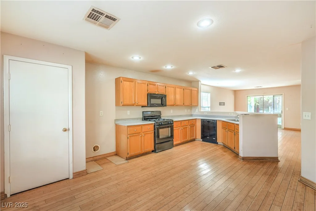 4105 Hollis, North Las Vegas, NV 89032