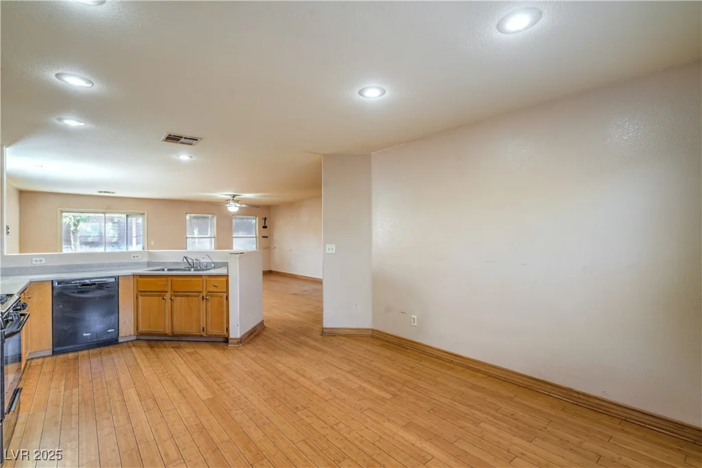 4105 Hollis, North Las Vegas, NV 89032